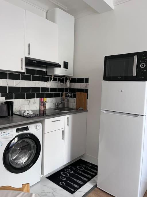 Appartement T2 Aux Portes De Paris Asnières Exterior foto